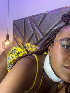 HannaaGates: My curves, your fantasy… ( фото)