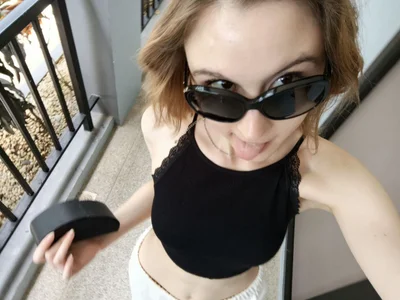 AprilMerrit Public зображення