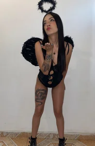 I can be your Angel😇👅 de Sami_Evanns  photos