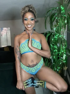 lotuslain Blue green yogini Pic 6