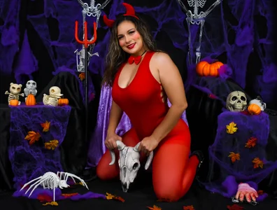 gisellsaenz SEXY HALLOWEEN DEVIL 🎃🎃🎃 Foto