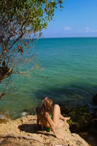 crystal_gilton A sexy woman and a beautiful sea 🌊🏖️ Kuva 9