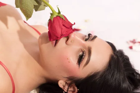 ashlynnlowe_ "Flowers on my skin... and nothing else. 🌺✨" Pic 6