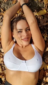 RoseEvann life in the country  3টি ছবি