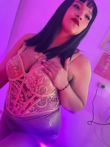 ivonne_diaz1 I went to a sex shop and bought something I think you'll like. Pic 4