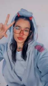alice_morgansucks You don't need much to spark your imagination.🌙💋 Billede