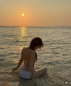 Aizawa-Minami9 Public Pic 4