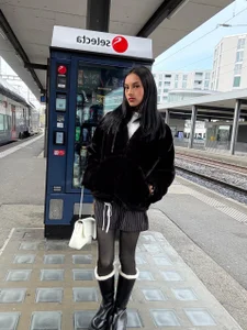 Lilith_Zen SWITZERLAND TRAVEL Foto 3