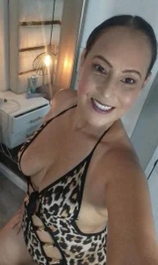 Sara_BigAss- have good day Immagine 