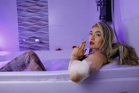 Im-Lola Jacuzzi 😈 Pic 8