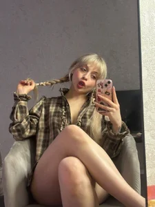 lavenderluxe How do you like my twin peaks shirt? Poză 3