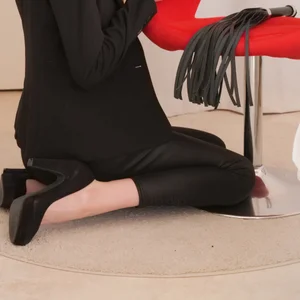 yulladao fauteuil rouge - feet lovers Foto 2