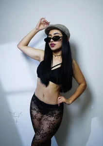 cherry_bunnyx Between Shadows and Mesh Billede 6