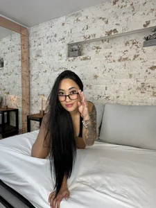 Hey, this is me, nice to meet you🖤 de sophie_lens Foto 2