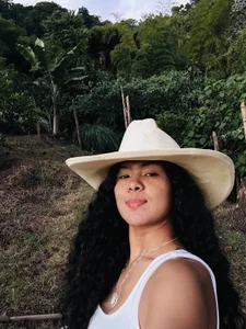 Zyara-Lourdes 👩‍🌾🤠🦋 Pic