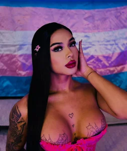 tinaqueen_noa The more you look at me... the worse I behave 💕 Pic 2