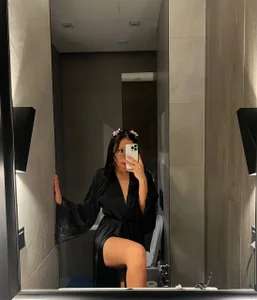 naomi_asianPublic图片