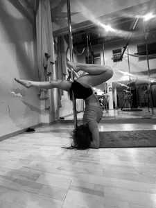 ScarlettRusso1: POLE DANCE 🎠 ( фото)