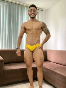 Liam_Kleiin YELLOW รูป 