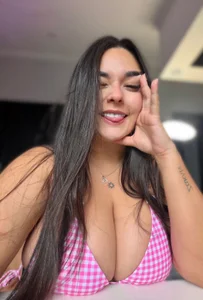 CelesteBrucee kullanıcısının barbieee pink albümü -  2 fotoğraf