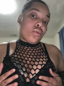Yonniiii Goddesss Yonni black outfit Pic 3