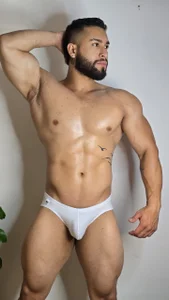 “I don't need to show everything to turn everything on.” de massimofiore_  5 photos