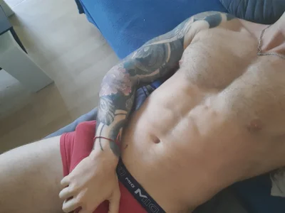 SimonBzn21 Public slika