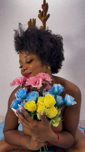 Hanaahquinn BETWEEN FLOWERS AND SMILES 🌸 사진 3