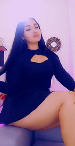 Laura_simps Public Pic 2