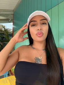 samanthta 🏝️☀️ Pic