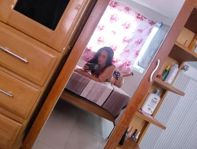 lola-34z's XXX Nude Photo 1