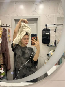 LilithFlameyAfter the shower (I'm dressed here :)图片