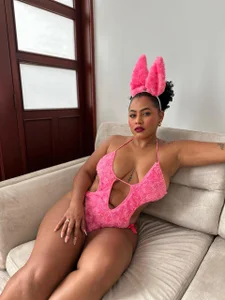 Madison-Diaz this bunny wants to play 😏 Pic 3