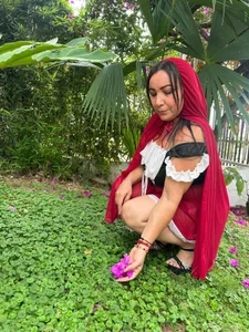 Rebecca_Milfyour erotic and sexy cinderella图片 4