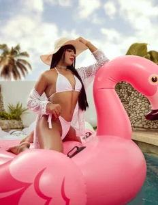 IsabellaDarrell_ts pool day Pic