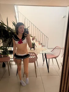 MarianaScott_のtell me I'm your viceの 2枚の写真