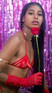 YayaHilton 🔥 Hot Valentine 🔥🌺🌺 Pic