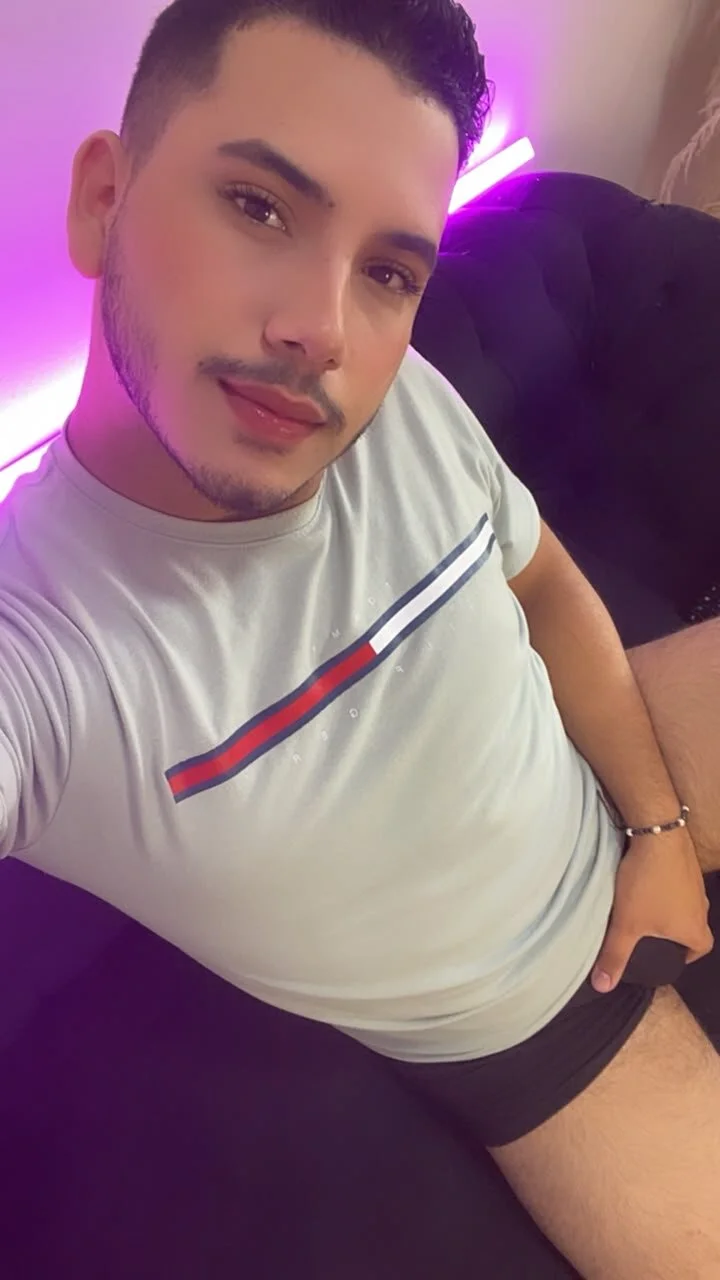 Axel_grey_ immagine di tendenza 1491