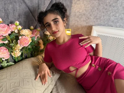 𝙶𝚒𝚛𝚕 𝚒𝚗 𝙿𝚒𝚗𝚔 od Susan_Fors  6 snímek