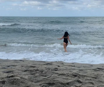 annie_gh Public Pic 3