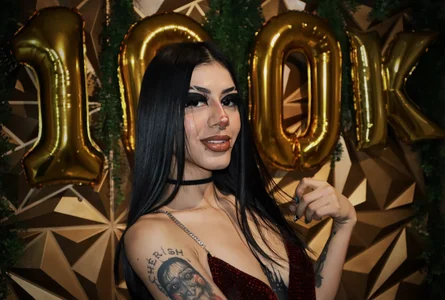 Mackenzie_Bree 100K FOLLOWERS✨✨🥂 Foto 3