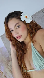 your sexy girl de Lucyhunter  2 photos