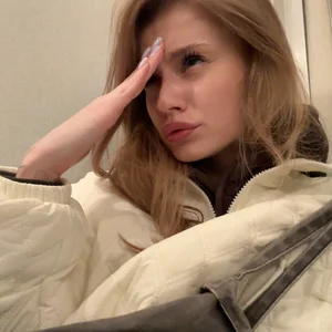 Mickey_Milk Looking for someone to play with... are you free? Gambar 3