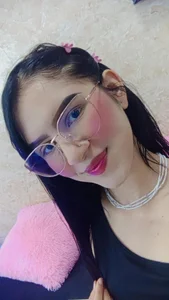 angelaG1 Public Pic 3