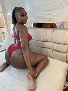 ely_brown_ Sexy photos ❤️ Pic 5