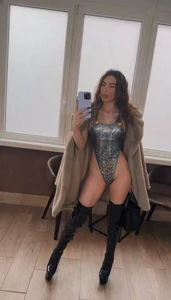 BurgundyMuse Public Kuva 4