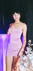 Between Shadows and Silk 😏✨ de aitana_kahlo  3 photos