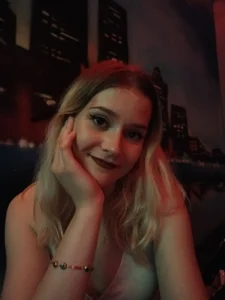 A little about me de CrystleHeth  2 Imagens