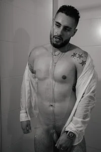 dominic_de_luca CLEAN OR MAYBE NOT!! 😈🚿 Foto 3