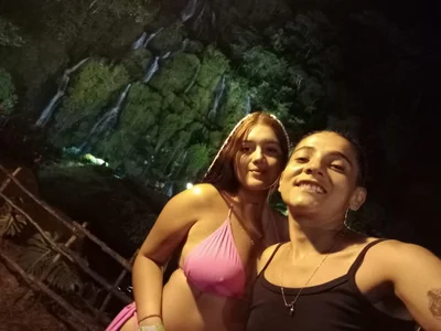AndreaAndKarina Travel together Pic 2